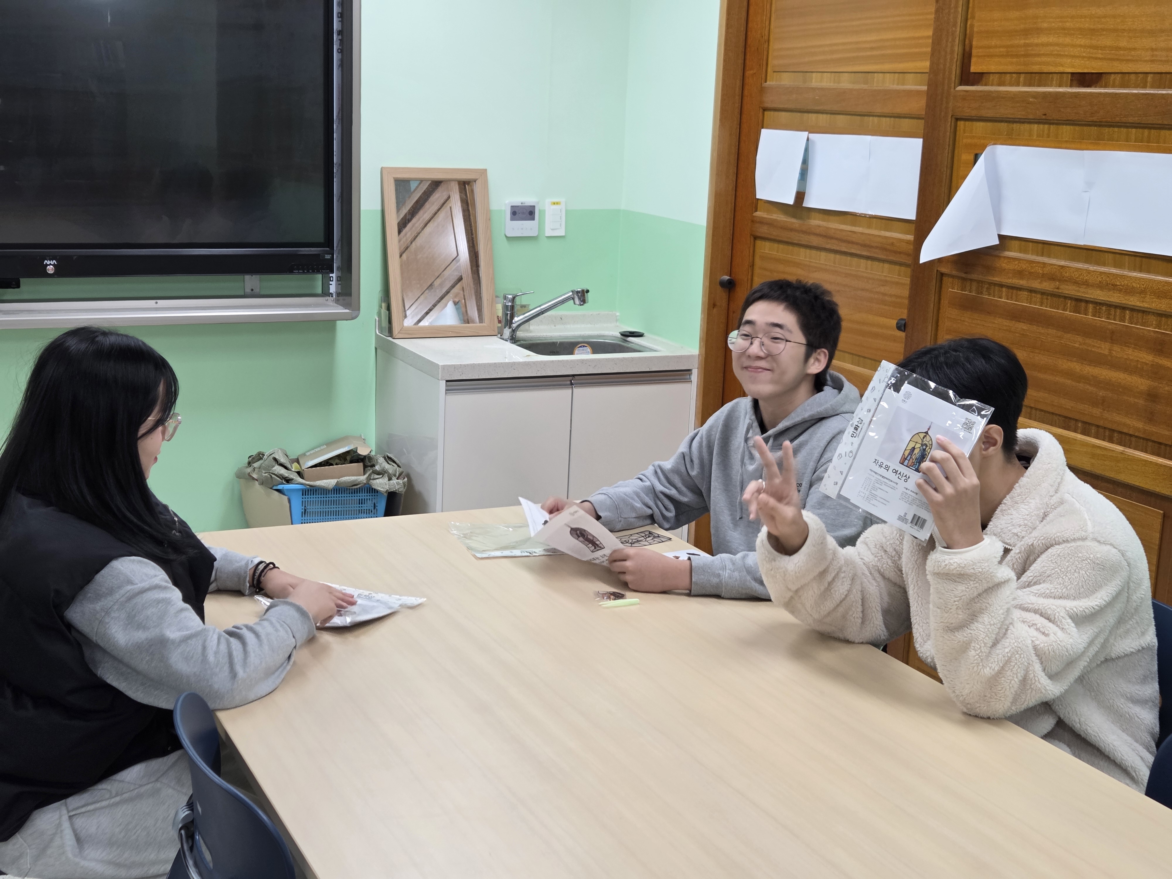 [학교도서관] 선캐처 만들기 행사_2